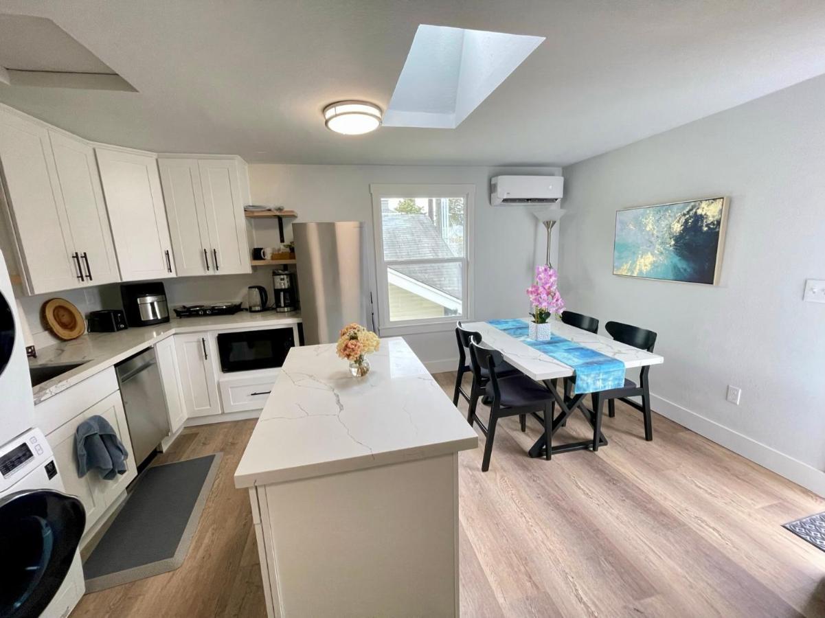 Tacoma 2 Bedrooms 1 Baths Sleep 5 With Compact Kitchen エクステリア 写真