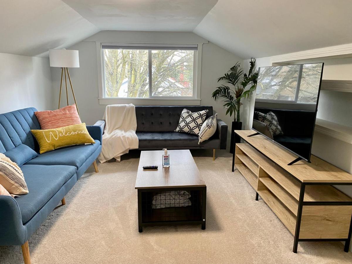 Tacoma 2 Bedrooms 1 Baths Sleep 5 With Compact Kitchen エクステリア 写真